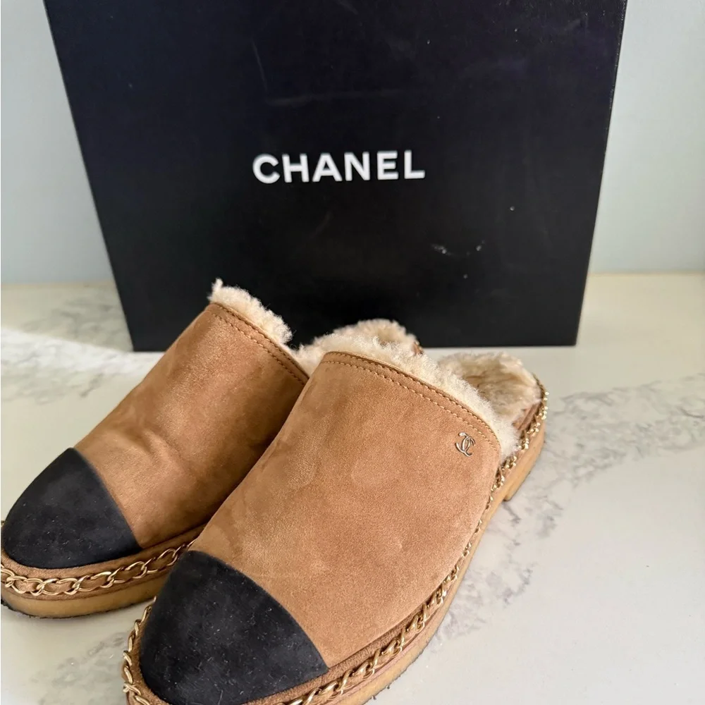 Chanel 2018 Interlocking CC Logo Sherling Mules Women's 36.5 6.5 Brown Black